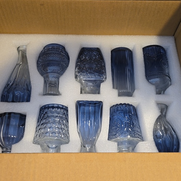 Set of Blue Glass Vases - Picture 5 of 5